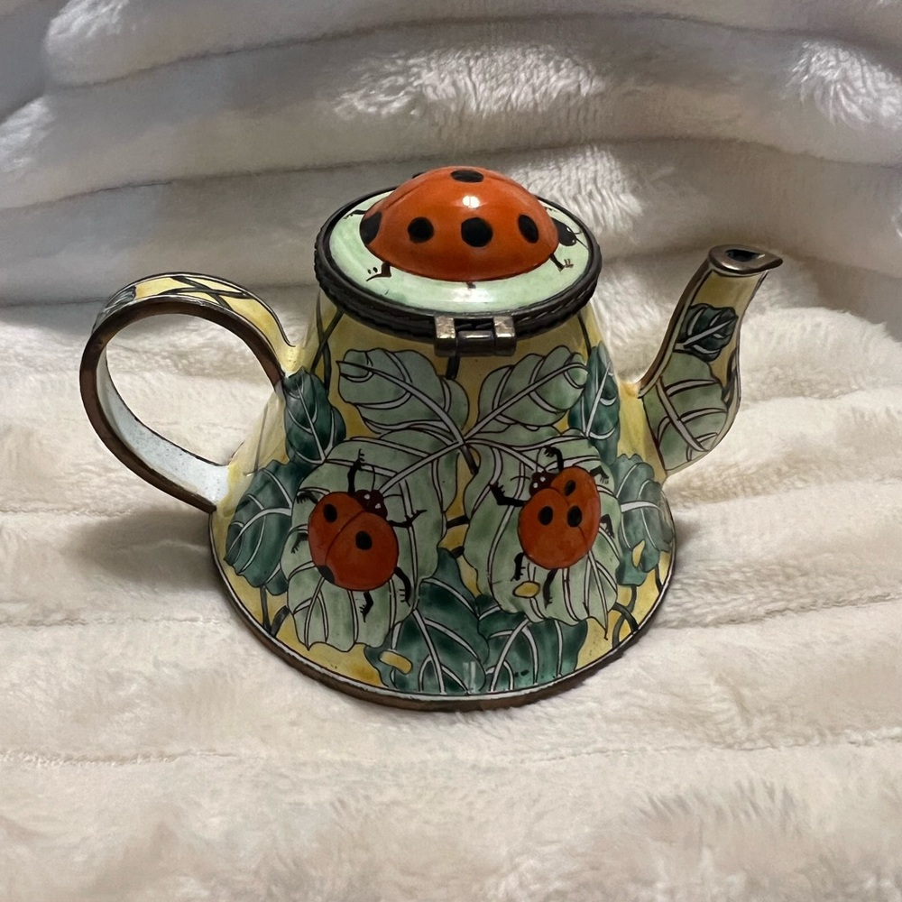 Kelvin Chen Vintage Hand-Painted Ceramic Ladybug Teapot Trinket Box - Picture 5 of 6